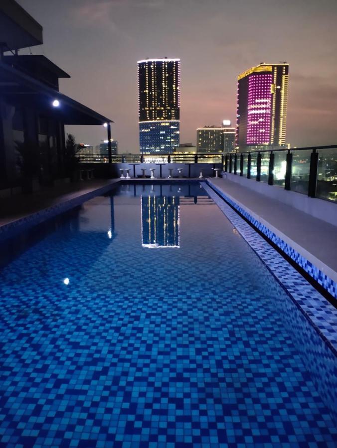Surabaya River View Hotel Exterior photo