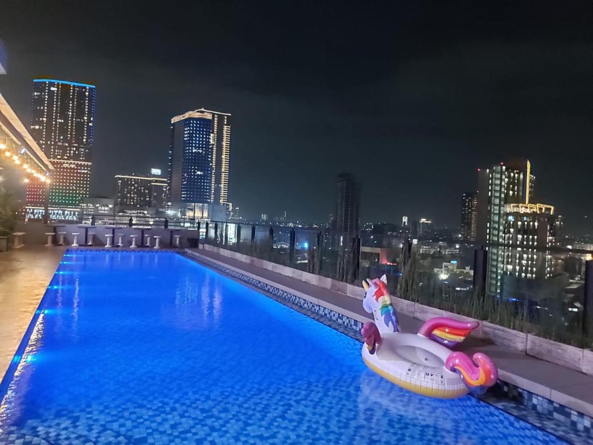 Surabaya River View Hotel Exterior photo