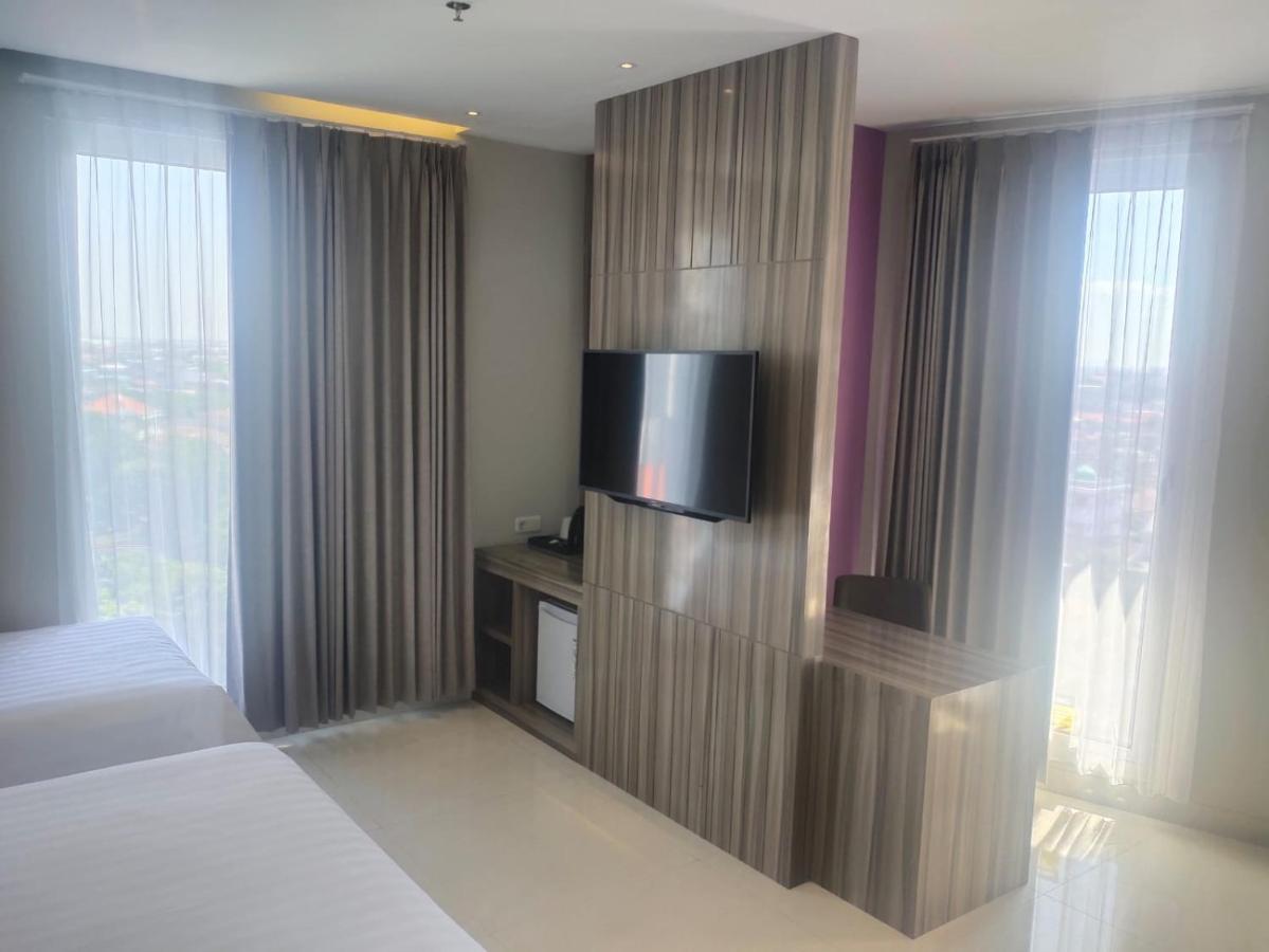 Surabaya River View Hotel Exterior photo