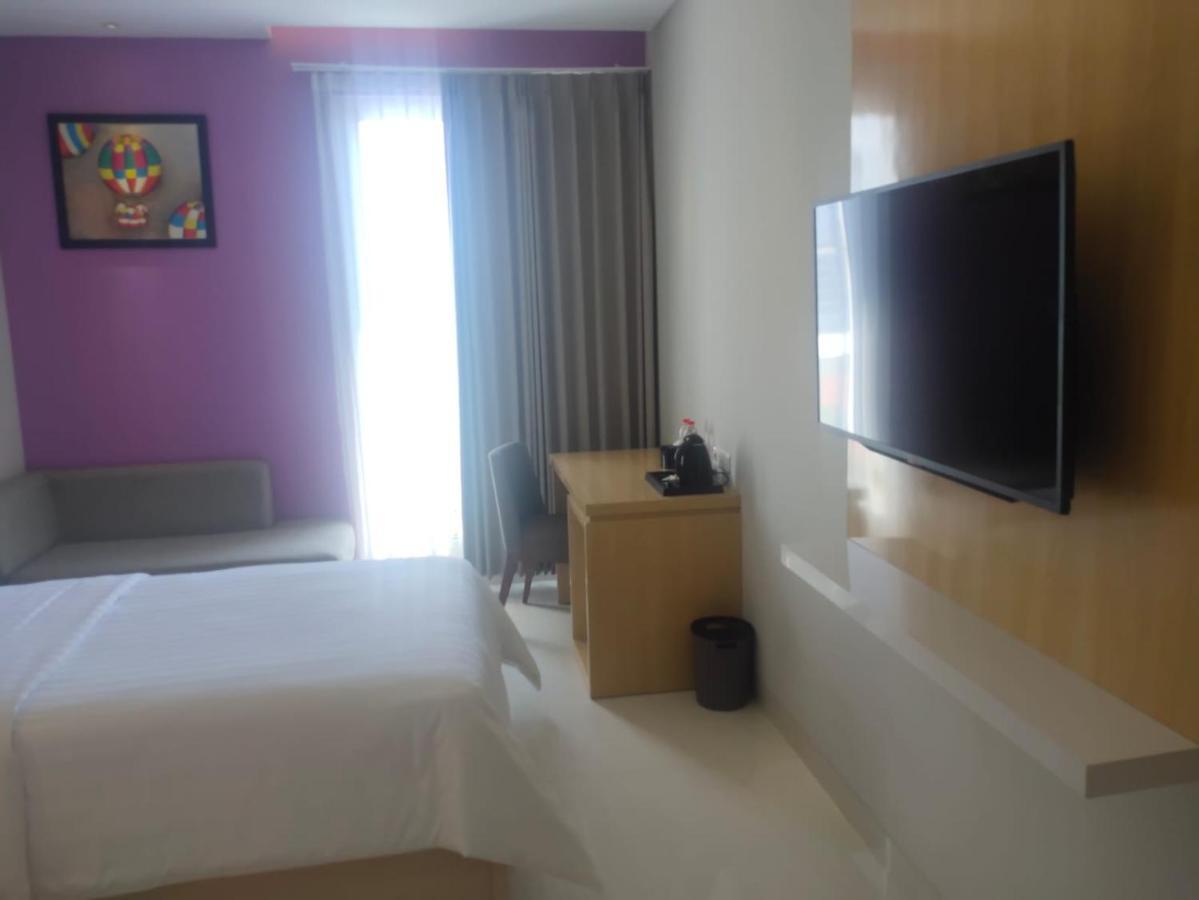 Surabaya River View Hotel Exterior photo