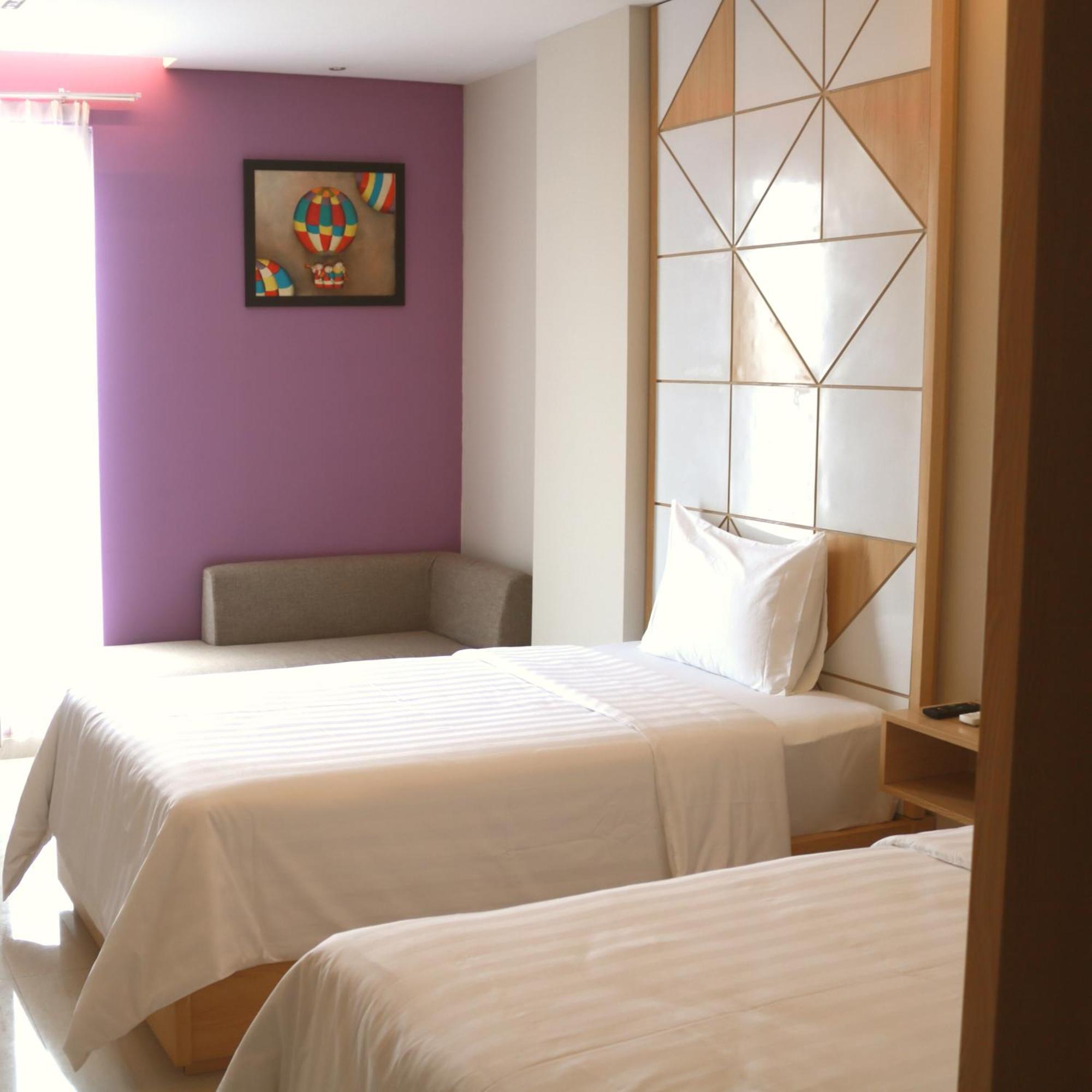 Surabaya River View Hotel Exterior photo